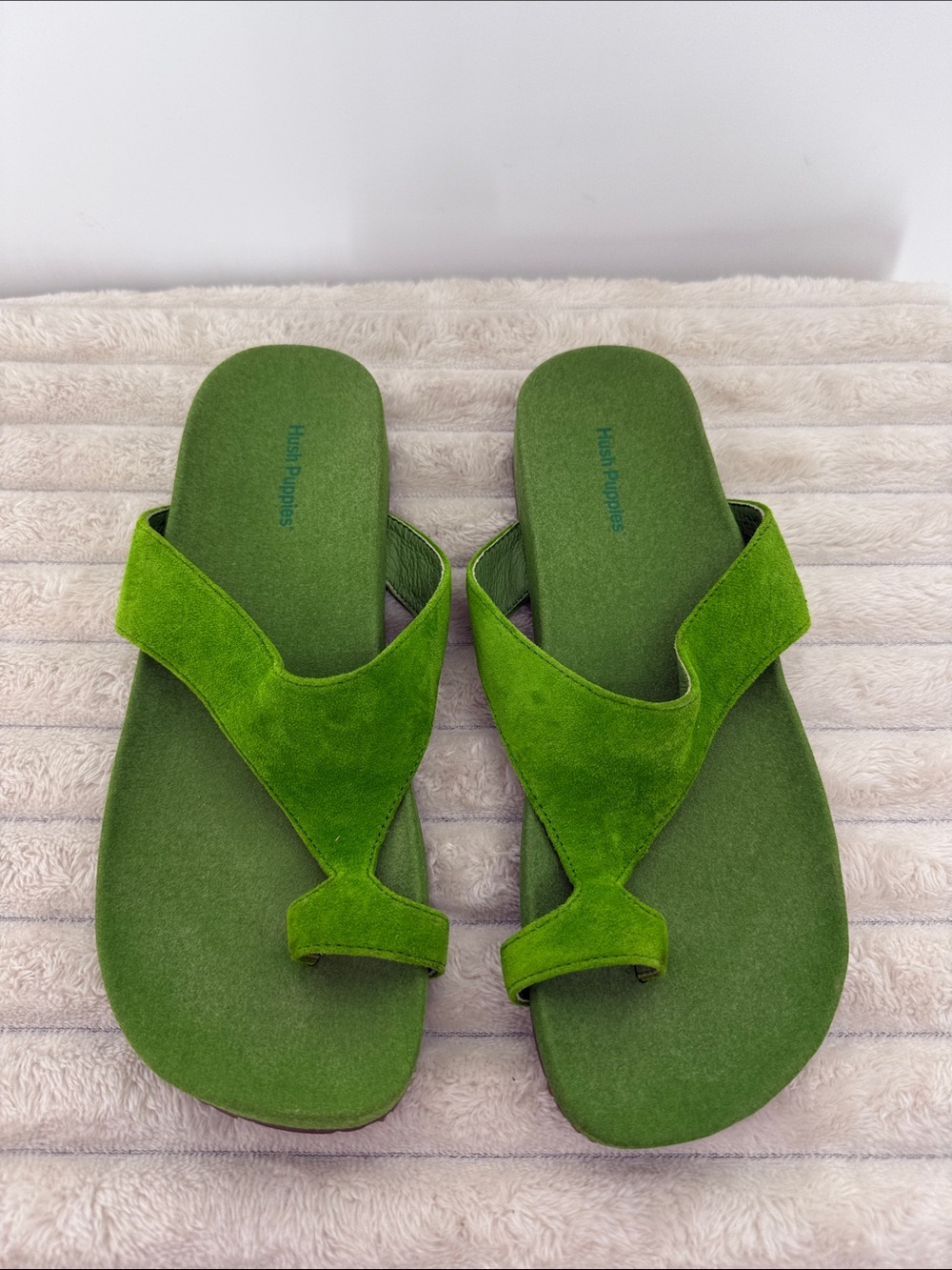 Hush Puppies Green Suede Thong Sandals size 9.5M - Picture 2 of 10